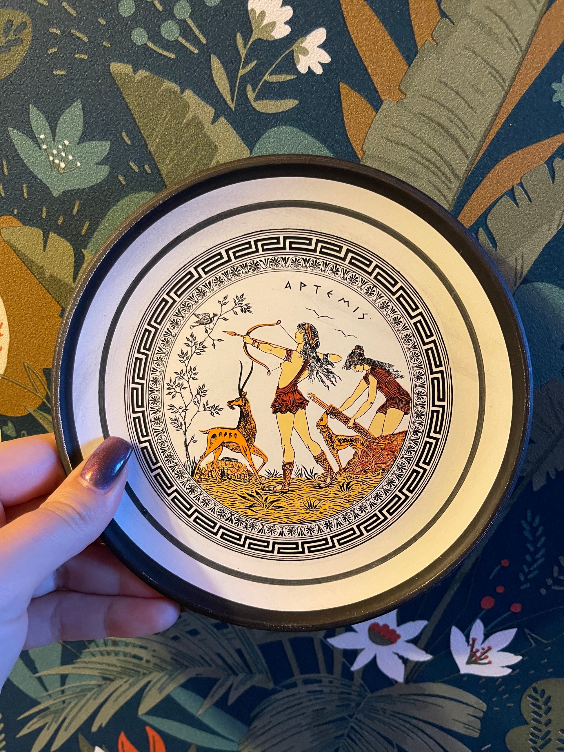 Assiette Artémis fond blanc